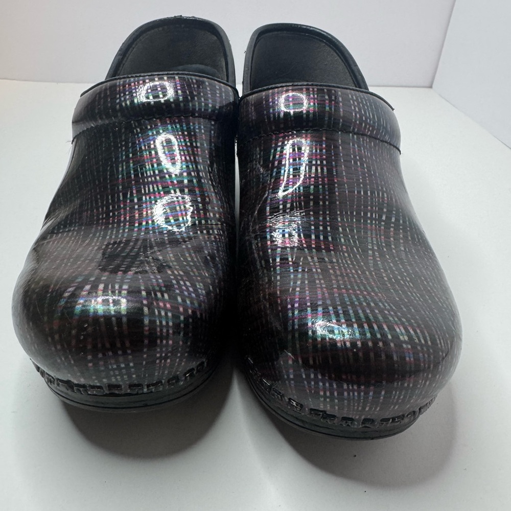 Dansko Pro XP Multi Criss Cross Clogs Size EU38